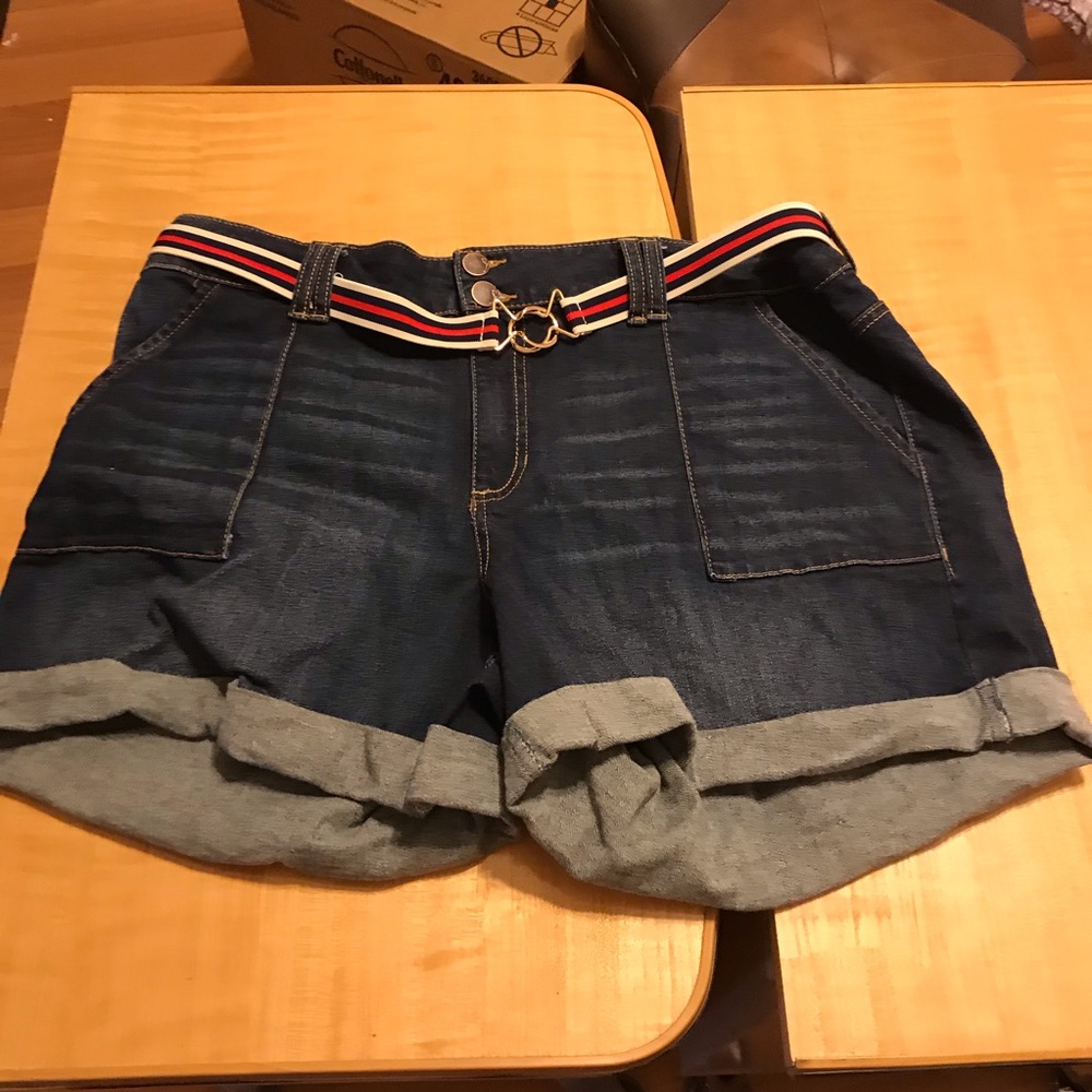 Size 18 Dollhouse Jean Shorts, EUC